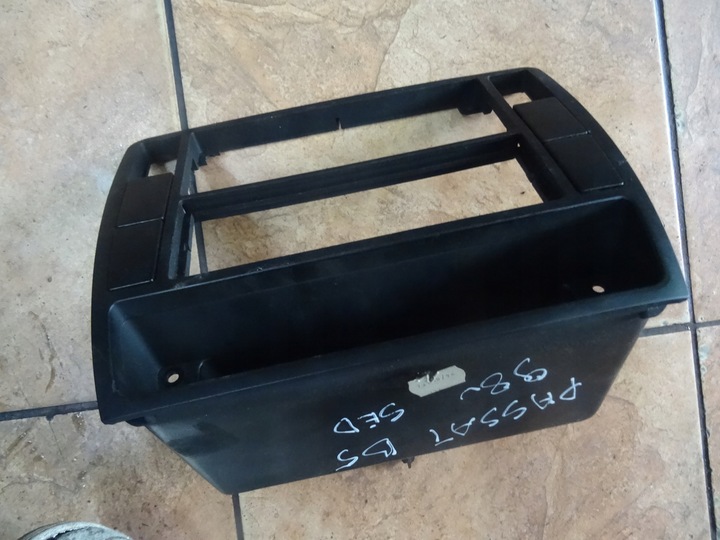 фото №3, Passat b5 1.6b 98' рамка консоль средняя 3b0858069