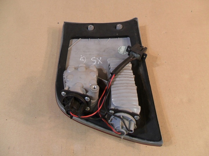 фото №14, Лампа правая зад задняя bmw x5 e53 1 i рестайлинг 05r