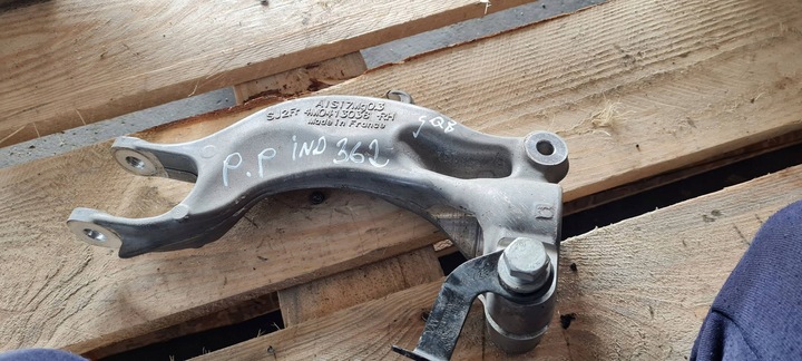 фото №1, Sq8 4m rsq8 q8 кріплення тримач widelec амортизатора праві 4m0413038h sq7