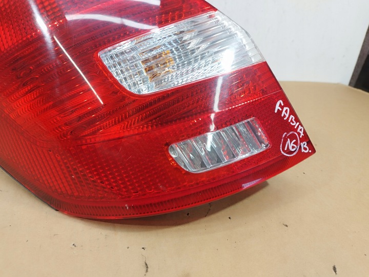 фото №14, Лампа права + ліва задня skoda fabia ii рестайлінг 5 двері hb 2010-2014 англійська