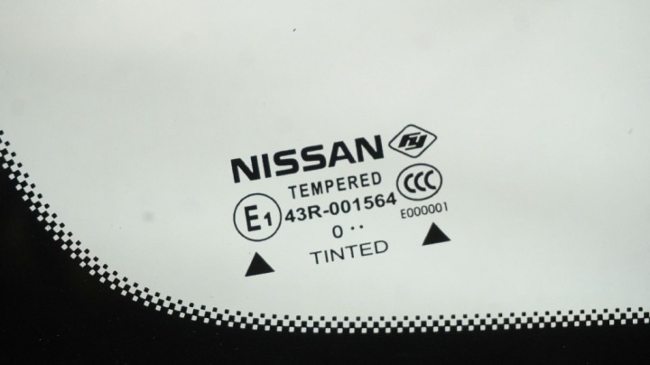 фото №5, Стекло кузова правое перед правая nissan nv200