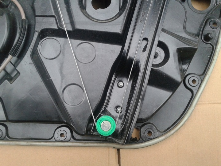 фото №11, Подъемник стекла левый перед переднее mercedes w205 c-klasa a2057200179