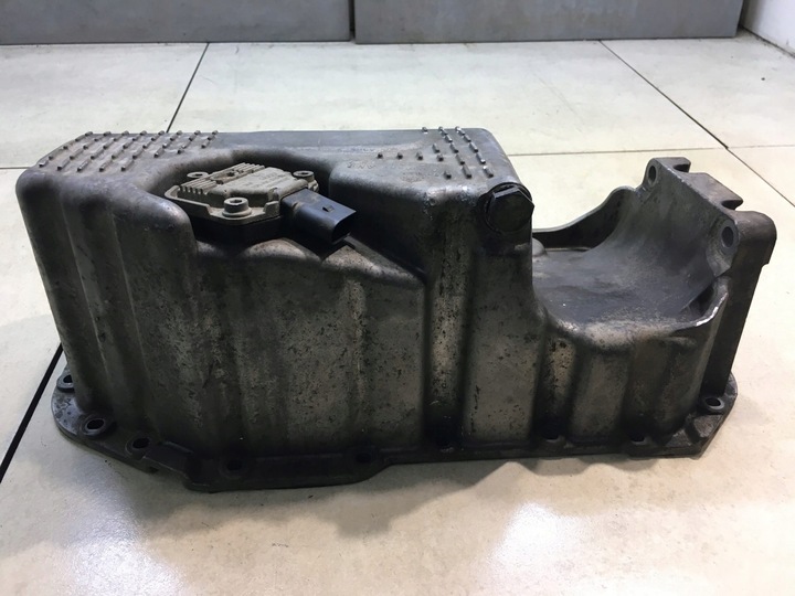 фото №8, Піддон масляна vw golf v 1.6 fsi 03c103603j