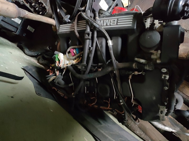 фото №7, Bmw e90 e92 e93 двигатель стойка n53 3.0i 2.8i 2.5i xd 176ty n53b30