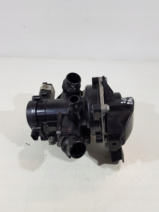 фото №1, Корпус термостата 06l121012m vw golf audi a6 q5 2.0tfsi dpu