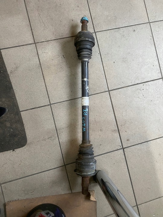 фото №1, 70 mercedes w205 полуось задняя 2053507508