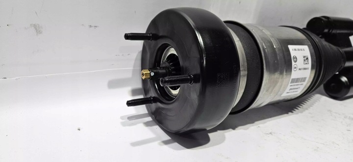 фото №3, Амортизатор левый перед airmatic mercedes c класс