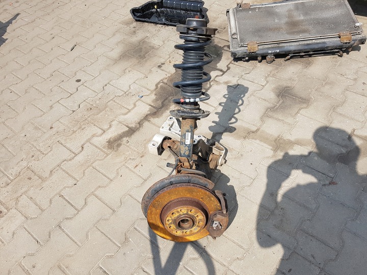 фото №1, Audi a3 8p 04- 1.9 tdi амортизатор поворотный кулак правая