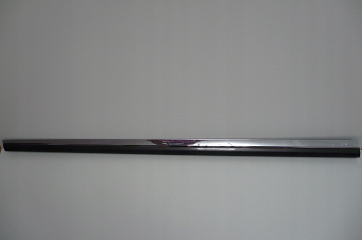 фото №1, Lexus ls460 06-11r планка дверь левая перед