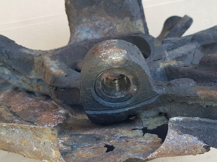 фото №15, Поворотна опора + ступиця + датчик лівий перед / audi a2 1.2 1.4 1.6 / справна