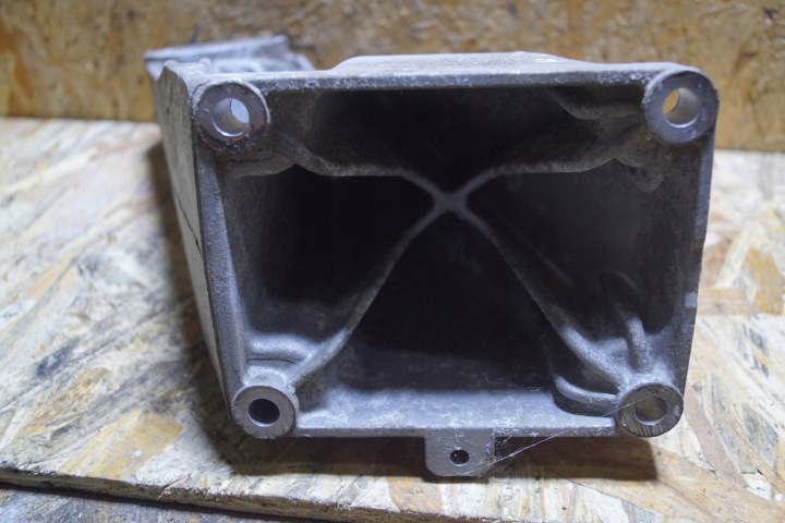 фото №9, Кронштейн двигателя vw touareg 7l 3.6 022199308