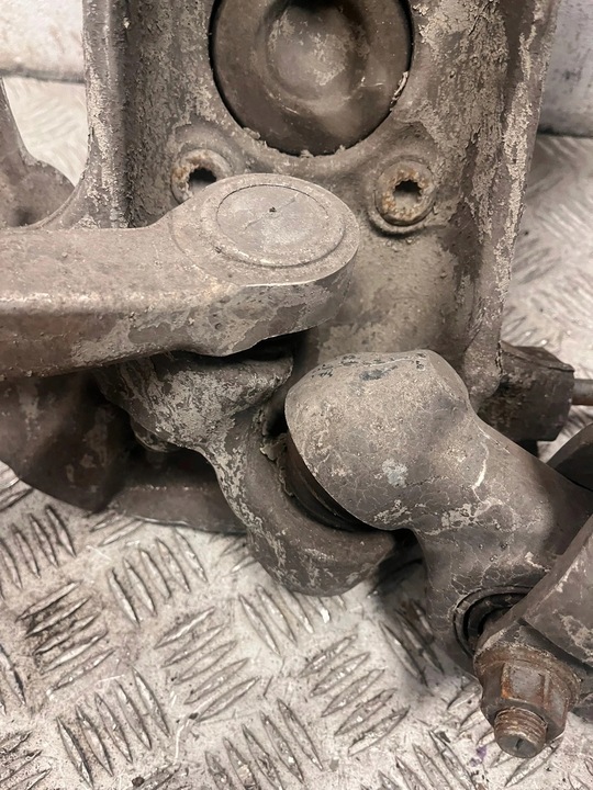 фото №14, Амортизатор поворотный кулак рычаг правые bmw m5 f10