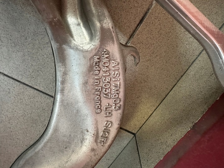 фото №5, Крепление амортизатора + рычаг + соединитель q7,q8