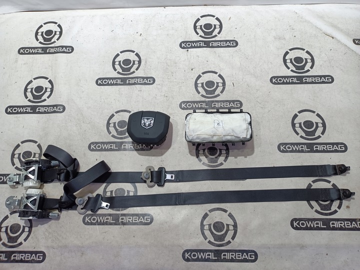 фото №6, Dodge ram чёрный панель консоль подушка безопасности подушки ремни