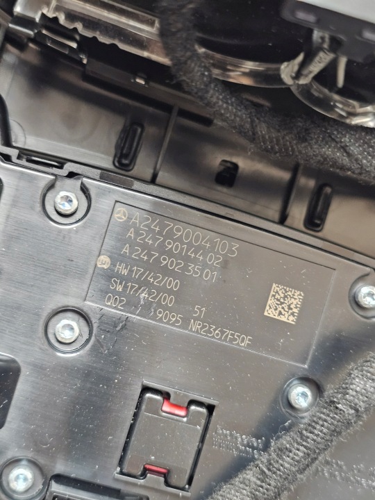 фото №12, Туннель средний панель управление переключатель радио usb защита mercedes w177