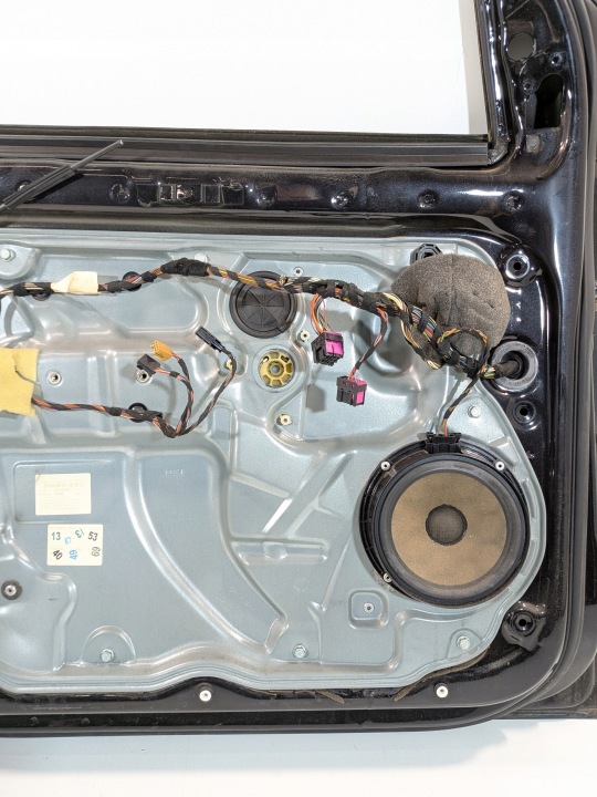 фото №10, Левая дверь передние код краски lc9z vw polo iv 05-09
