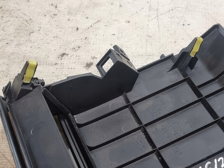 фото №8, Бардачок панелі кришка oem номер 55420-47010 toyota prius ii 08r