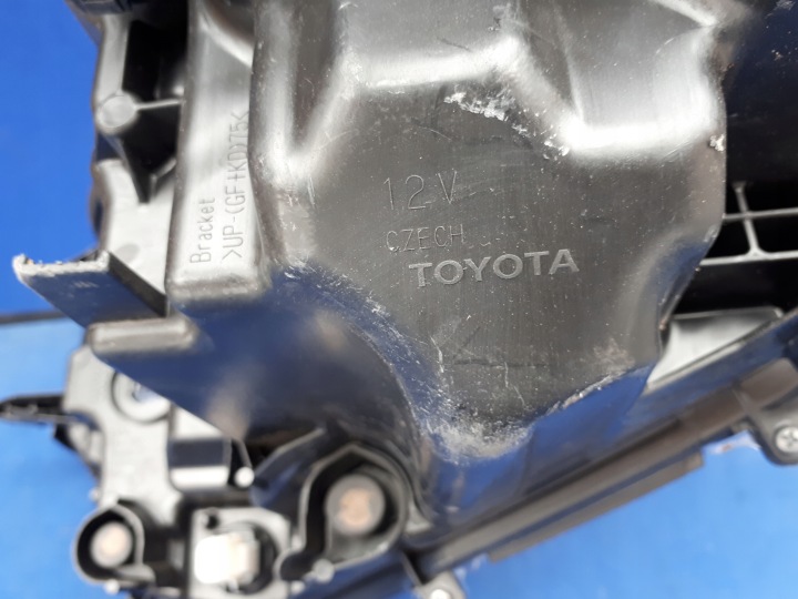 фото №13, Toyota yaris iv 2020 2021 20 фара передня права