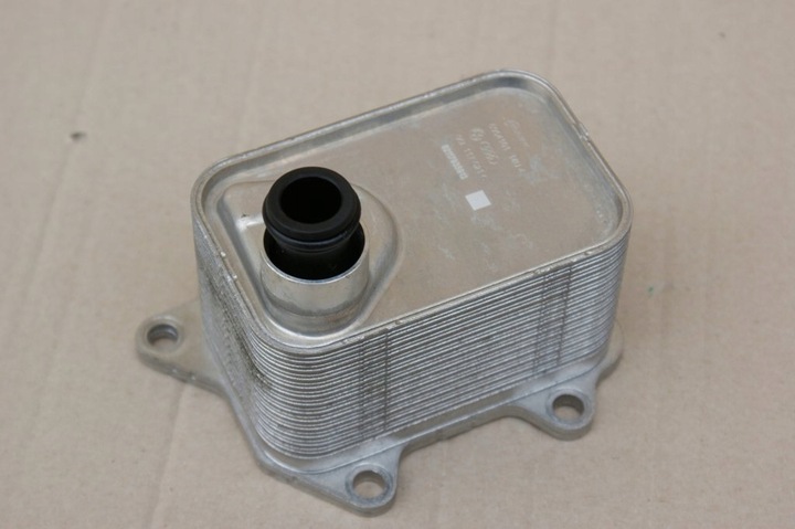 фото №1, Vw golf vii 2.0 tsi радиаторов масла 06l117021c