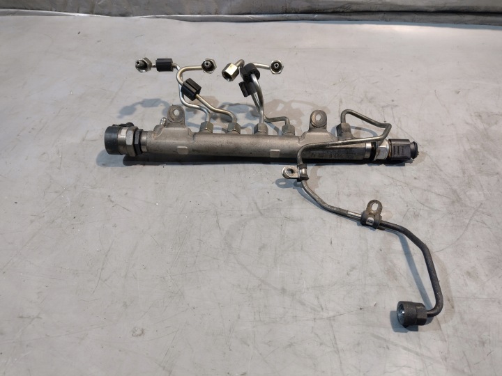 фото №13, Паливна рейка  форсунки насос паливна рейка  volkswagen passat b6 2,0tdi cr