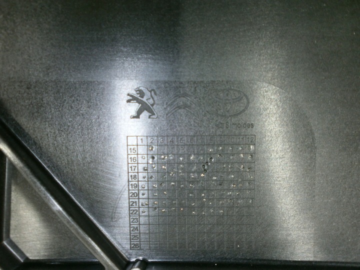 фото №7, Панель під лобовим склом нижня zafira d vivaro c jumpy expert