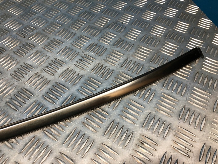 фото №9, Mercedes clk w209 рестайлінг верхня планка скла лобовий передній