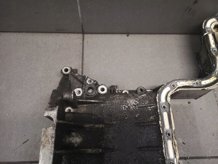 фото №5, Поддон масляная верхняя audi a8 d2 3.7 aew 077103603j