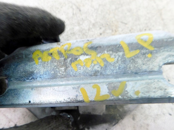 фото №7, Mb actros mp4 12r євро 5 петлі двері лівий перед пара