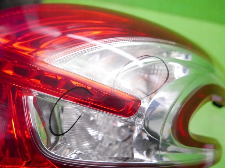 фото №15, Лампа правая зад задняя peugeot 208 i phi hb 12-15