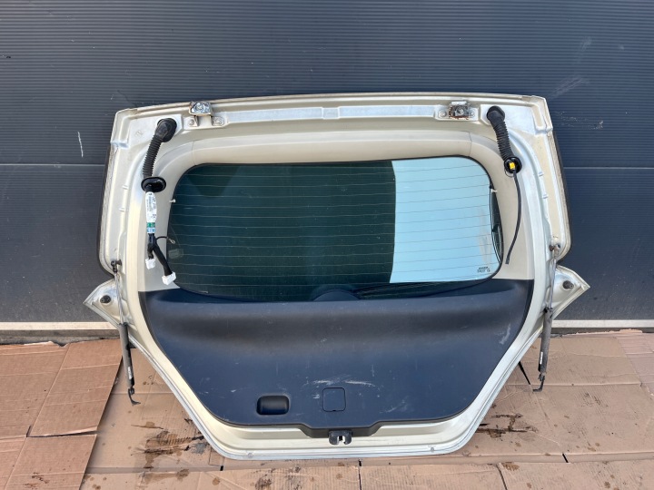 фото №9, Крышка задняя стекло зад nissan tiida комплектная 2004-2012