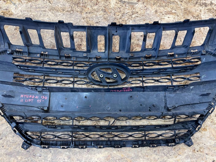 фото №8, Hyundai i30 i-30 ii 2 рестайлинг 14-17 решётка решётка радиатора решётка средняя бампера передняя