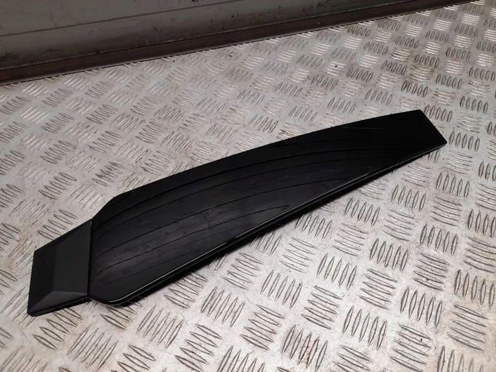 фото №7, Audi q8 2021 права сторона планка / прокладка скла двері передніх