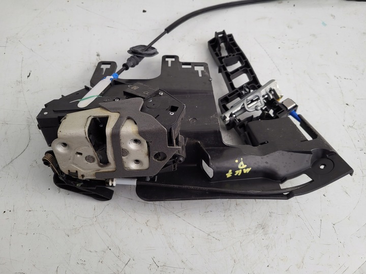 фото №5, Ford fiesta mk7 рестайлинг 3d замок дверь правые 14r