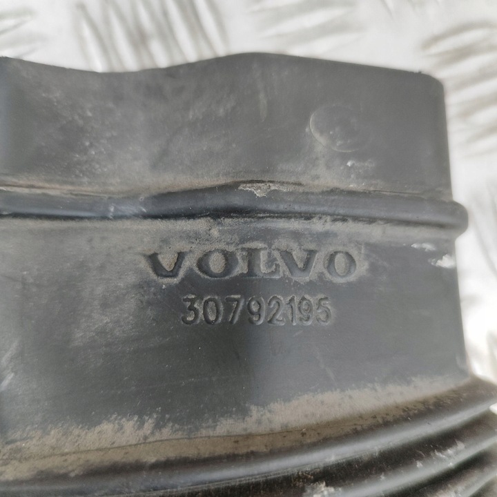 фото №7, Volvo v70 2011 запчастина труби впуск повітря