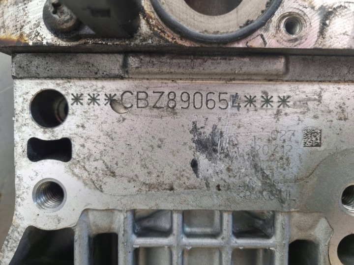 фото №6, Двигатель cbz audi a3 8p рестайлинг golf vi leon ii octavia 1.2 tsi голый стойка