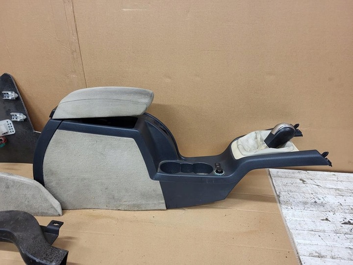 фото №13, Skoda octavia ii 04-08r hb подлокотник туннель бардачок комплектный светлый beż