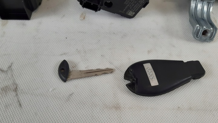 фото №11, Jeep cherokee kl 2.0 mtj комп'ютер замок запалювання bsi p56046990af, p56046989ac