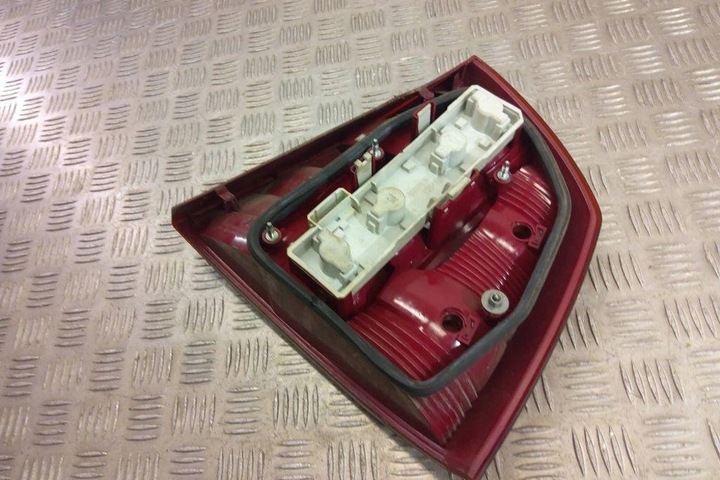 фото №8, Лампа ліва задня skoda octavia i 1u2 1z5945111a 1.9l дизель 1999