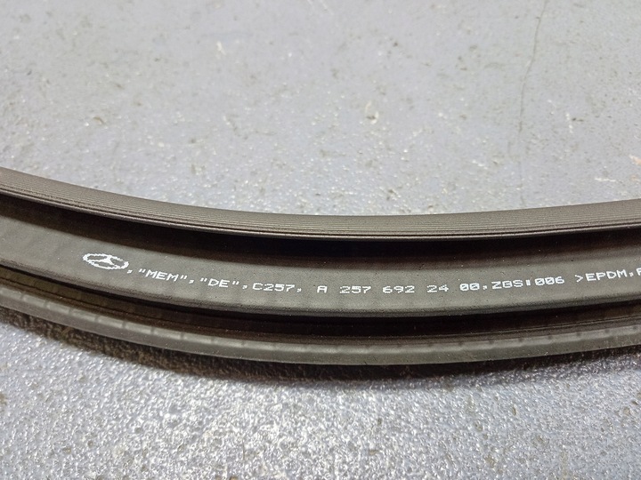 фото №4, Mercedes cls w257 прокладка двері права зад