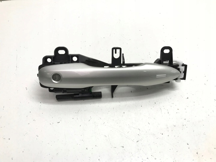 фото №1, Toyota bz4x 2023 ручка дверь левый перед передняя европа серебряная 1j6