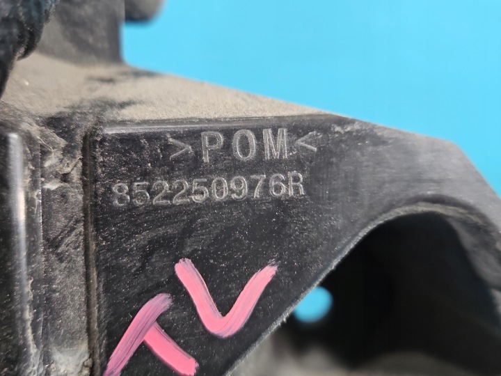 фото №10, Кронштейн  бампера зад левое renault megane iv 850416643r 8504508157 852250976r