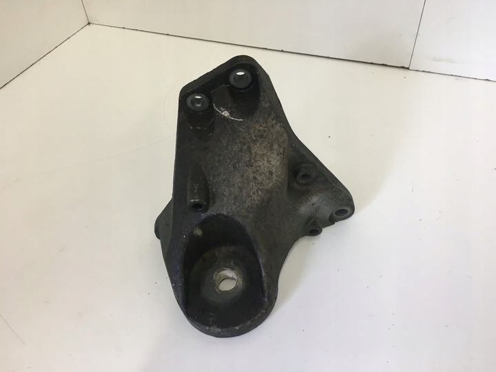 фото №1, Лапи коробки audi a6 c6 4f 4f0 3.0tdi 4f0399113b 4f0399114b