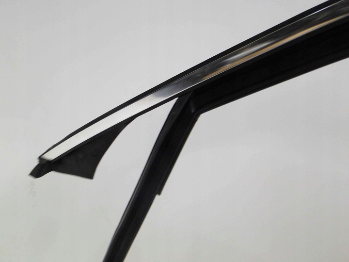 фото №8, Mercedes c w205 205 прокладка стёкла левый перед