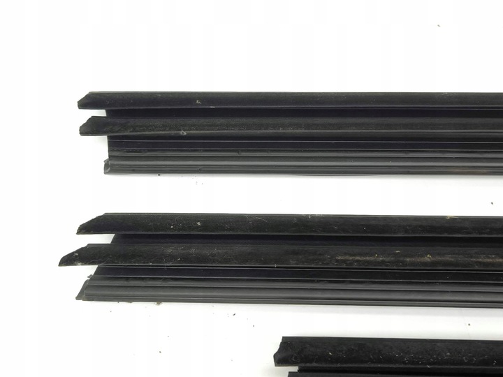 фото №7, Peugeot 2008 ii 2021 комплект прокладка стёкла дверь передних