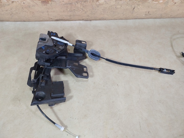 фото №1, Fiesta mk7 замок дверь правые перед 4 pin