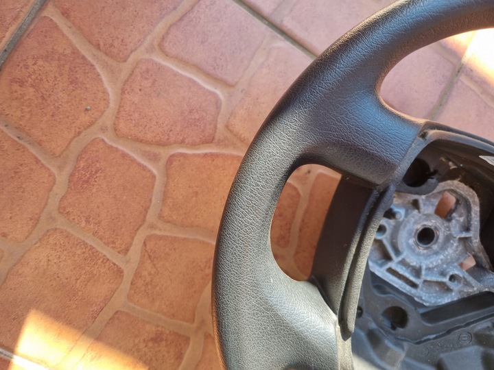 фото №7, Lancia y ypsilon кермо