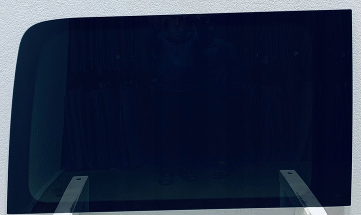 фото №1, Скло бокова права задня vw crafter mercedes sprinter 2006- 1240x767