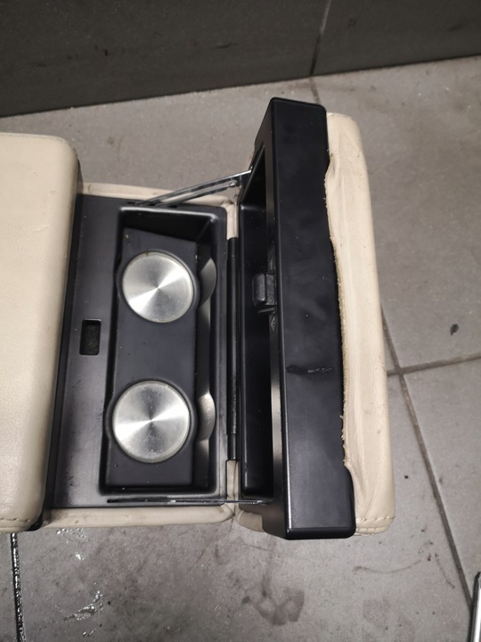 фото №10, Підлокітник сидіння зад audi a8 d2 кремовий