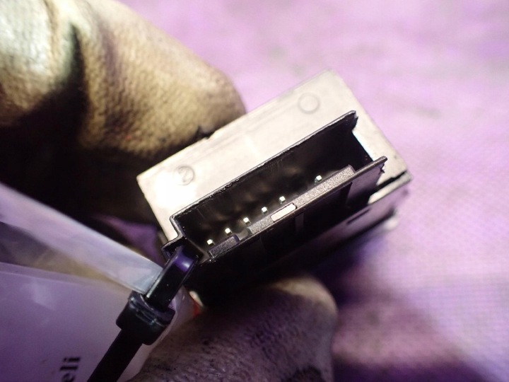 фото №5, Hyundai santa fe ii 2 06- переключатель кнопка обогрева сиденья 61216e