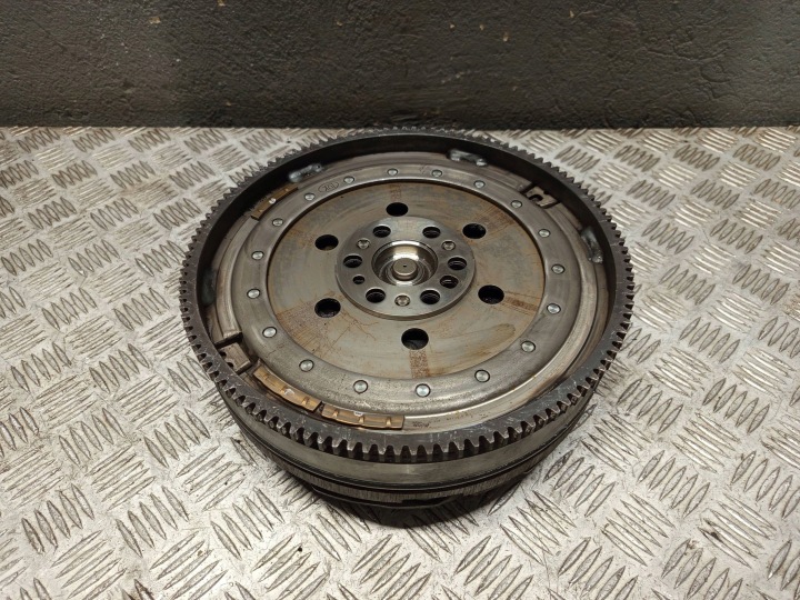 фото №13, Bmw (oem) 7638307 3' f30 4' f32 x1 e84 x3 f25 koło двомасовий зчеплення комплект